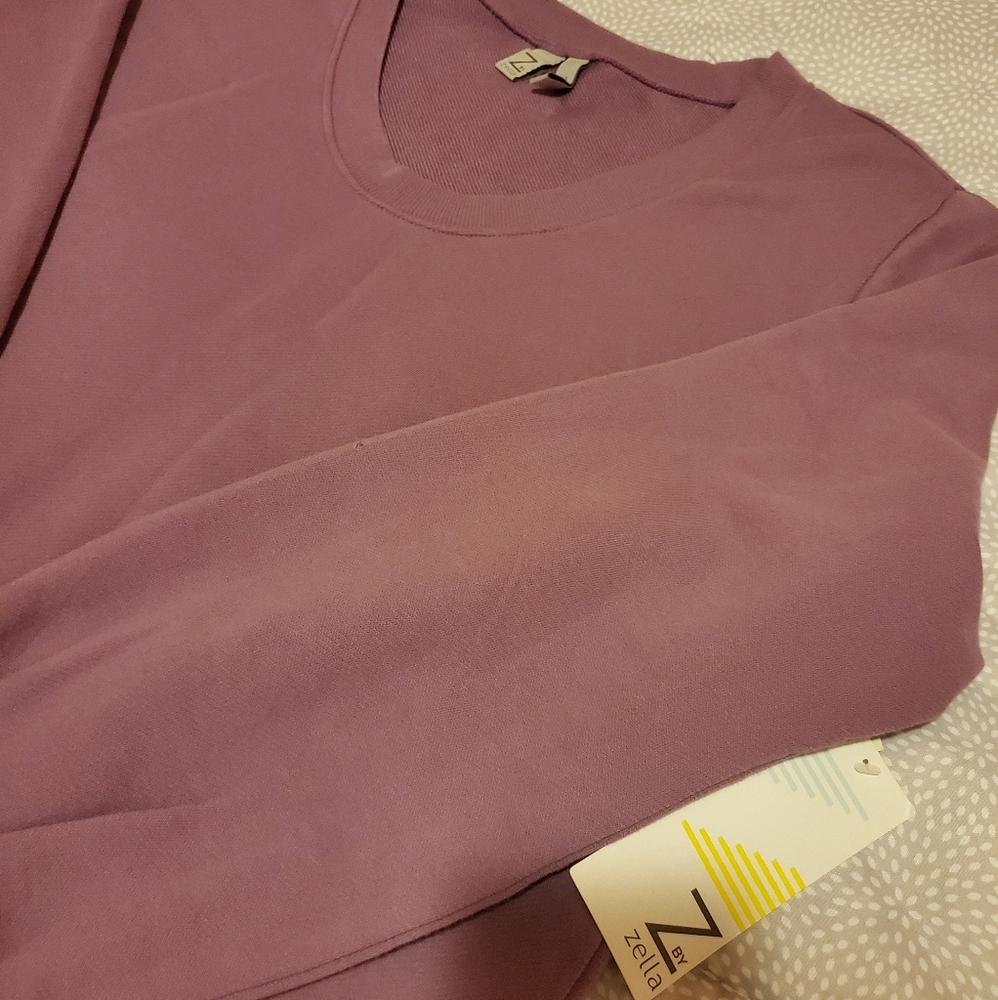 ❤️🧘♀️🧘♀️Lavendar medium pullover🏃♀️🏃♀️ - Picture 2 of 4